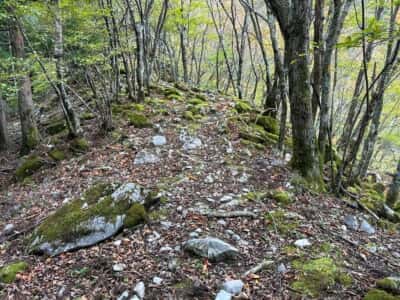 石立山
