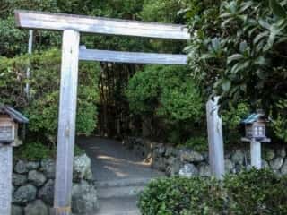 磯神社　鳥居　 (伊蘇宮比定地)