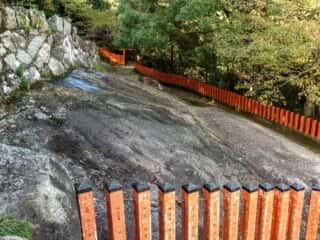 神倉神社　御神体の磐座