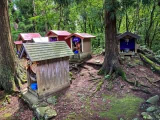大石神社　境内