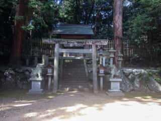 阿射加神社 拝殿への参道 (阿佐加乃藤方樋宮比定地)