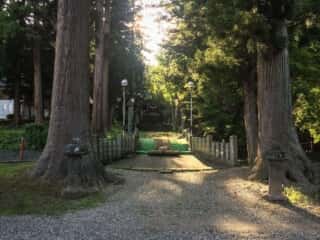 関山神社の参道