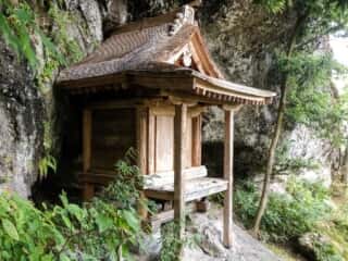 三徳山　元結掛堂