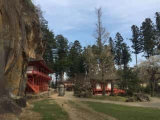 岩面大佛 境内