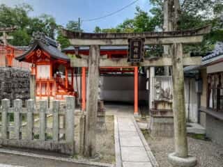 八坂神社　稲荷社