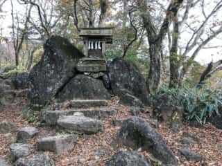 筑波山頂の祠