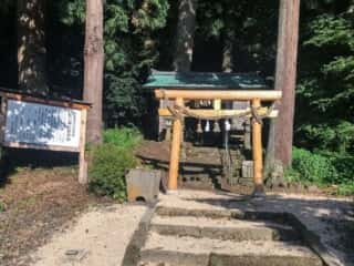 岩立神社