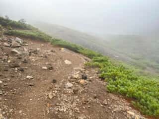 雌阿寒岳