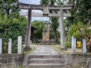 大酒神社　鳥居と参道