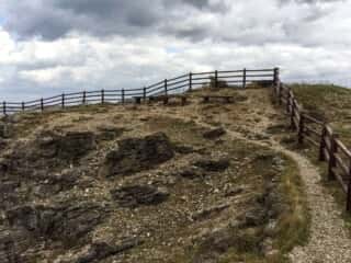 大岩への道