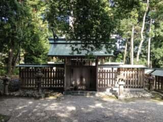 阿紀神社 　拝殿　(宇多秋宮比定地)