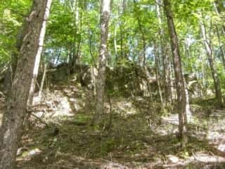 守屋山腹の巨石