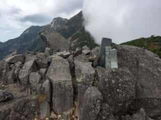 権現岳
