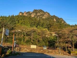 早朝 妙義山を望む