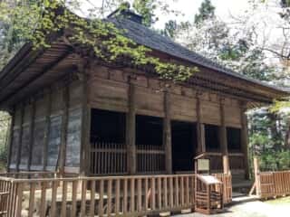 中尊寺　金色堂覆堂