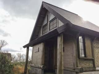 白神岳避難小屋