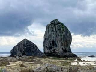 奄美大島 節田立神岩