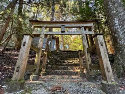 八幡神社（那賀町岩倉）