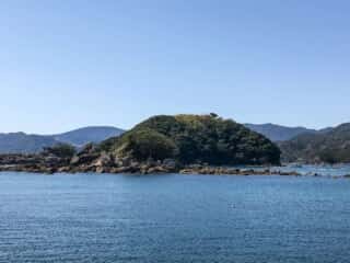 竹ヶ島から海を眺める
