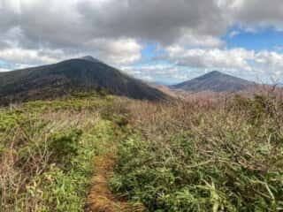 中岳登山道からの景色