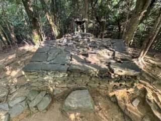 八倉比賣神社 磐座