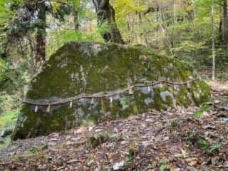 丹内山神社　アラハバキ大神の磐座