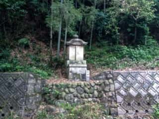 綿都美神社　水神社