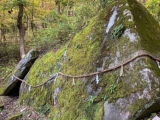 丹内山神社　アラハバキ大神の磐座