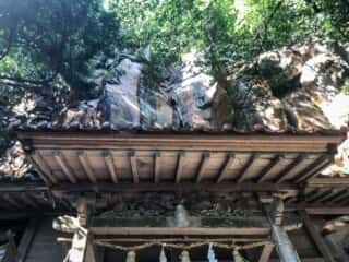 赤岩神社　拝殿と赤岩
