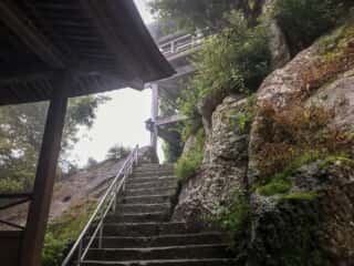 宝珠山立石寺の階段