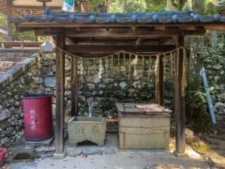石座神社 手水舎
