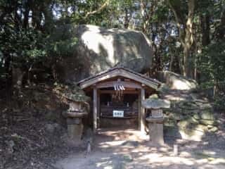 舟木石上神社