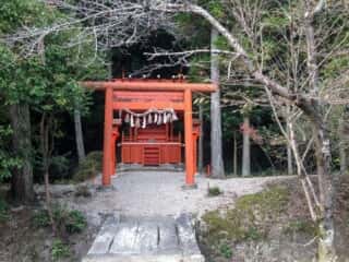 敢国神社 (敢都美恵宮比定地)