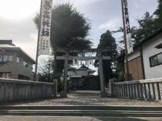三ツ石神社　鳥居