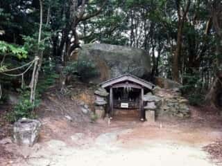 舟木石上神社