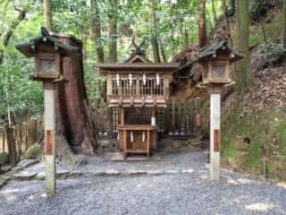大神神社末社　神宝神社 拝殿