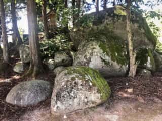 宮戸弁天の巨石