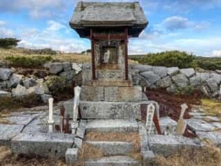 五葉山　山頂の祠