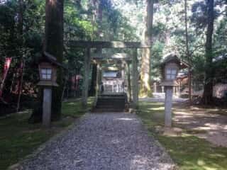 阿射加神社 参道 (阿佐加乃藤方樋宮比定地)