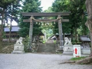 諏訪大社　上社前宮本殿鳥居