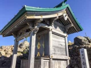 白山頂上 白山比咩神社奥宮