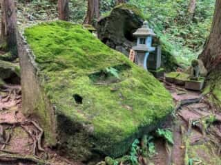 石神神社 巨石　青森