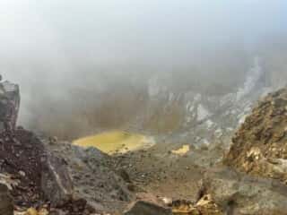 雌阿寒岳