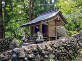大石神社　拝殿