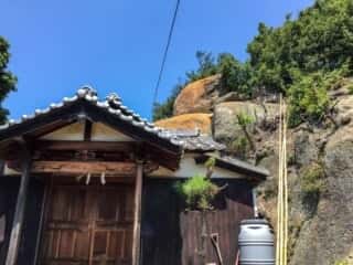 小瀬の重岩 (小瀬石鎚神社)