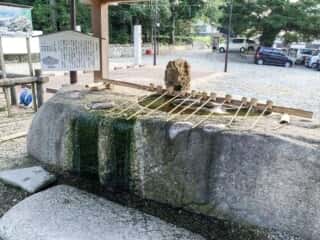 物部神社　手水舎