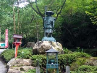三方石観世音の弘法大師像