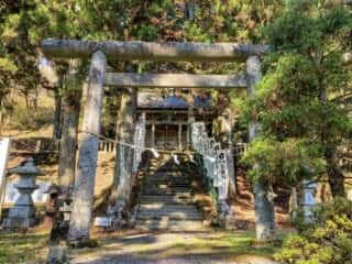 室根神社鳥居と参道