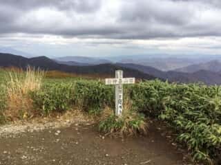 白神岳 山頂
