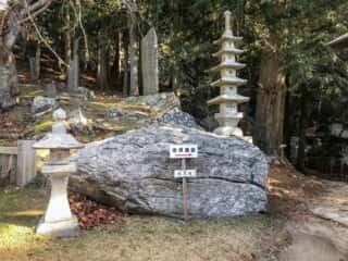 黄金山神社　銭洗場へ